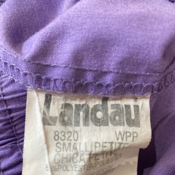 Landau ladies scrubs are a size Small/P - Picture 3 of 8